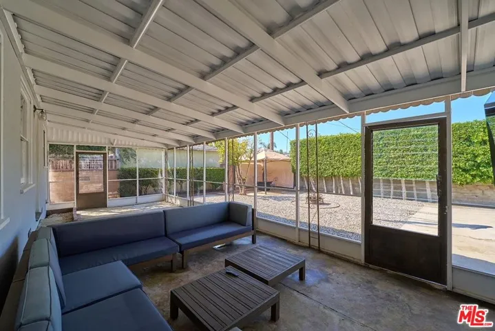 9055 Varna Avenue, Arleta, California 91331