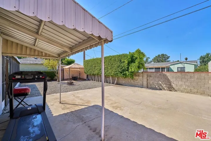 9055 Varna Avenue, Arleta, California 91331