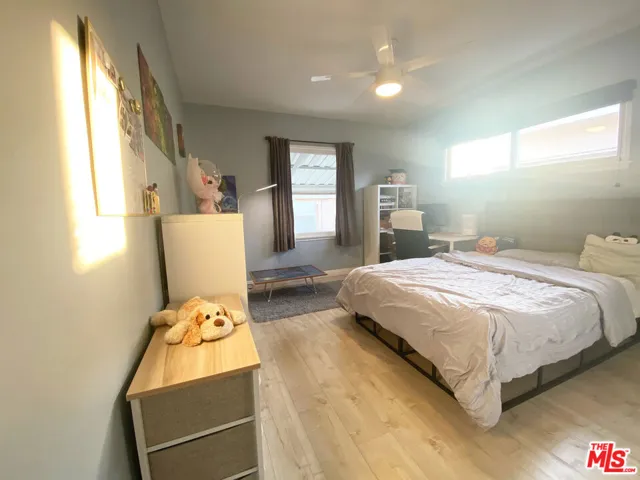 9055 Varna Avenue, Arleta, California 91331