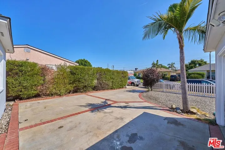 9055 Varna Avenue, Arleta, California 91331