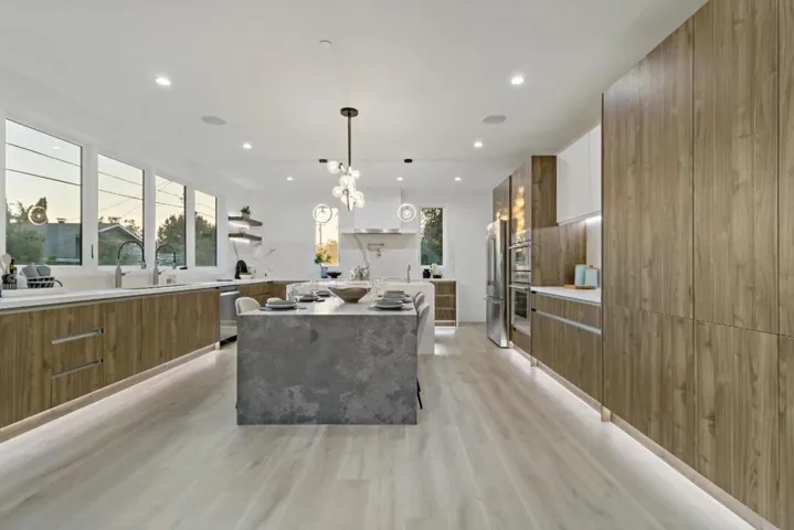 3202 Maddux Drive, Palo Alto, California 94303
