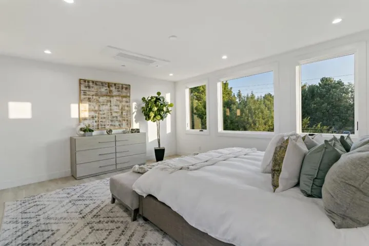 3202 Maddux Drive, Palo Alto, California 94303