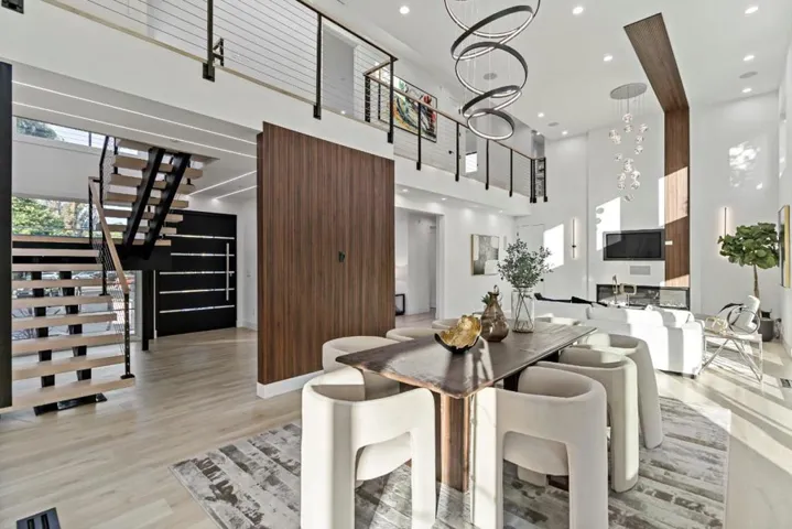 3202 Maddux Drive, Palo Alto, California 94303
