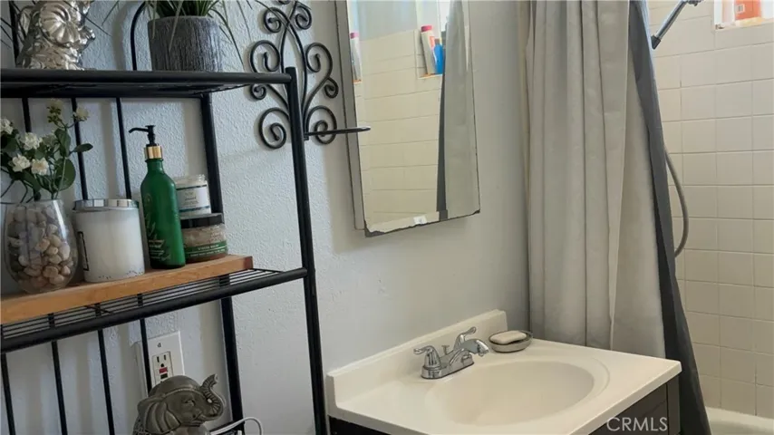 44455 Hanstead Avenue, Lancaster, California 93535
