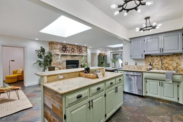 153 Mclean Place, Santa Cruz, California 95060