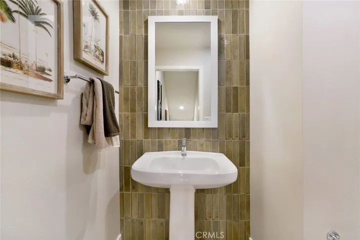 images are of builder model home for demonstration purposes only