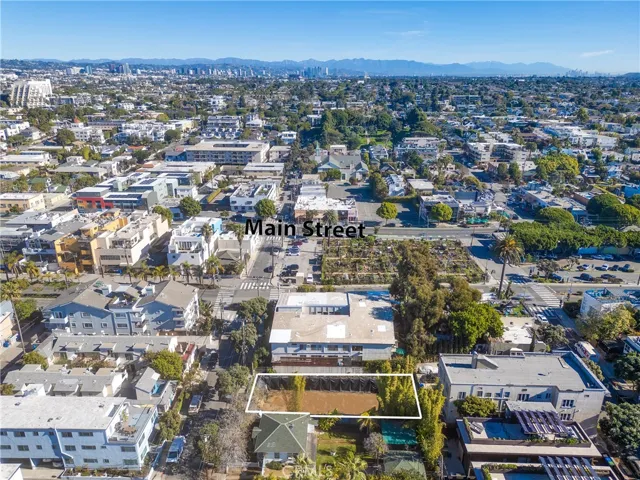 122 Strand Street, Santa Monica, California 90405