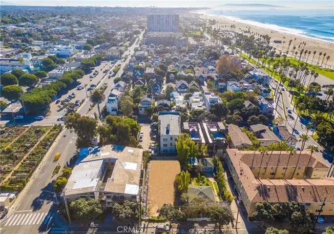 122 Strand Street, Santa Monica, California 90405