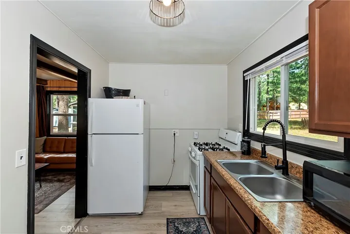 401 Knight Avenue, Big Bear Lake, California 92315