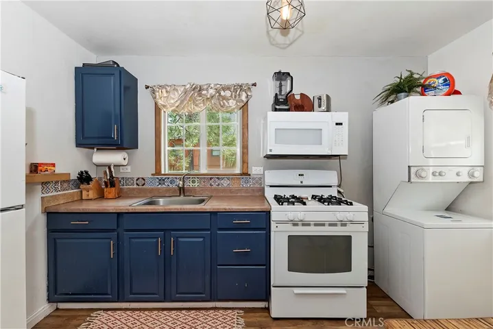 401 Knight Avenue, Big Bear Lake, California 92315