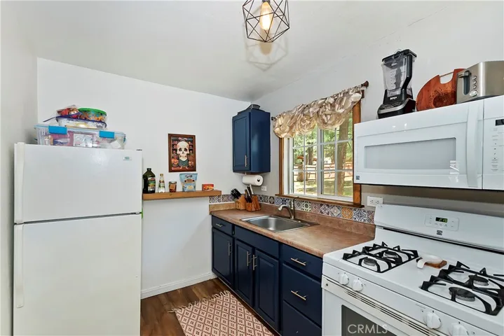 401 Knight Avenue, Big Bear Lake, California 92315