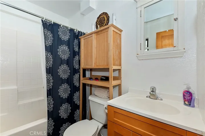 401 Knight Avenue, Big Bear Lake, California 92315