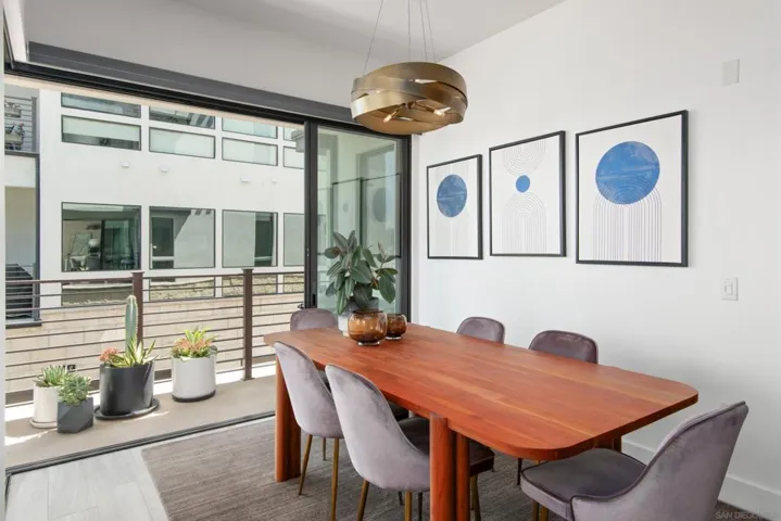 8541 Aspect Dr, San Diego, California 92108