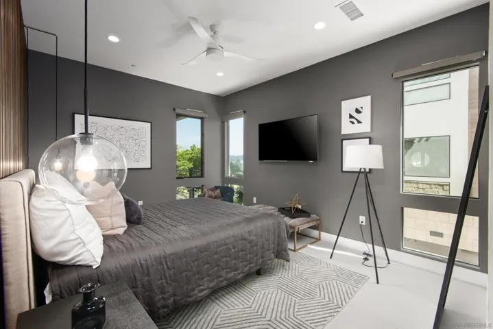 8541 Aspect Dr, San Diego, California 92108