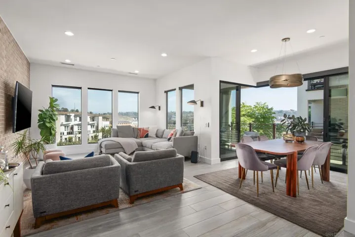8541 Aspect Dr, San Diego, California 92108