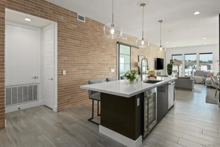 8541 Aspect Dr, San Diego, California 92108