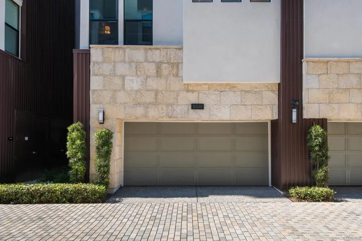 8541 Aspect Dr, San Diego, California 92108