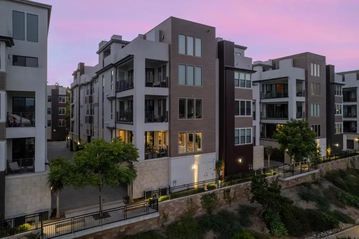 8541 Aspect Dr, San Diego, California 92108