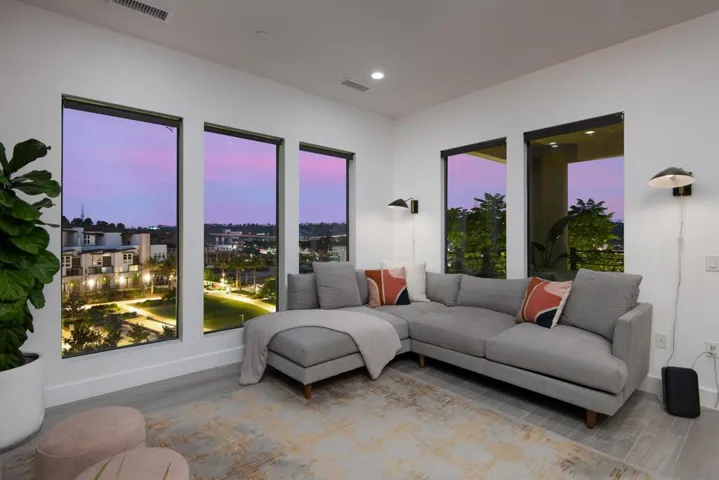8541 Aspect Dr, San Diego, California 92108