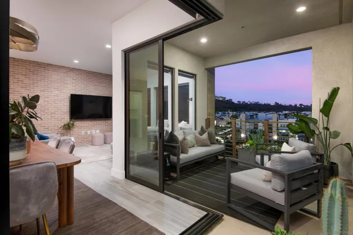 8541 Aspect Dr, San Diego, California 92108