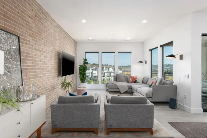 8541 Aspect Dr, San Diego, California 92108