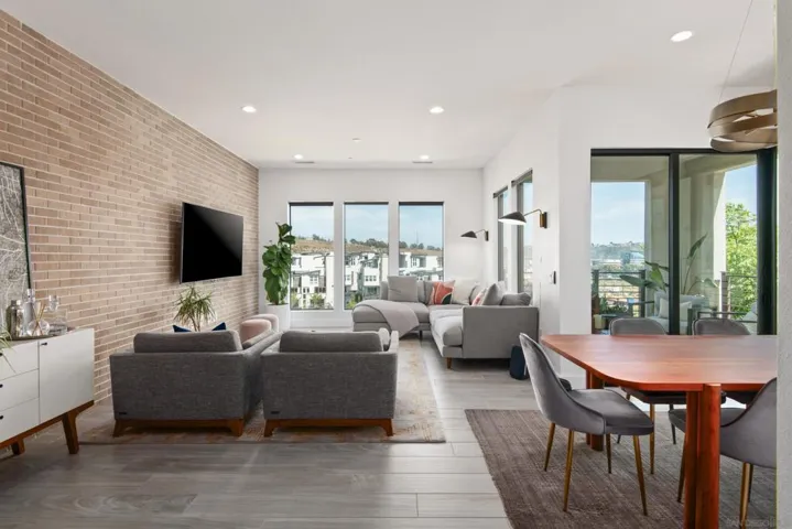 8541 Aspect Dr, San Diego, California 92108