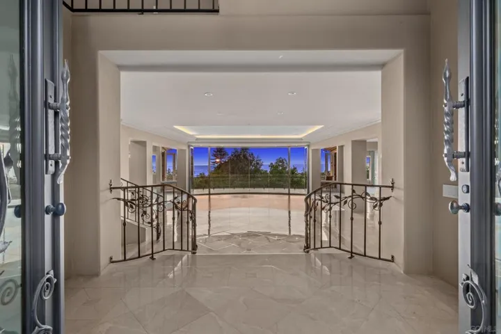 6625 Muirlands Dr, La Jolla, California 92037