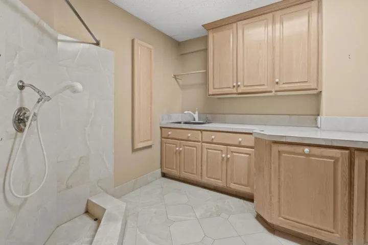 6625 Muirlands Dr, La Jolla, California 92037