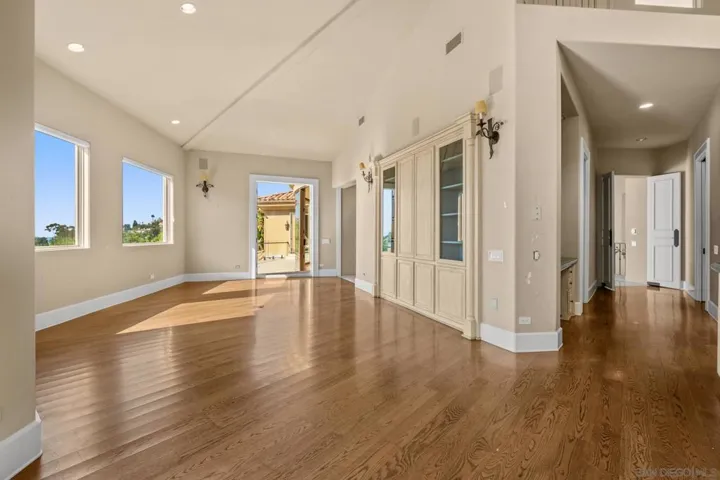 6625 Muirlands Dr, La Jolla, California 92037