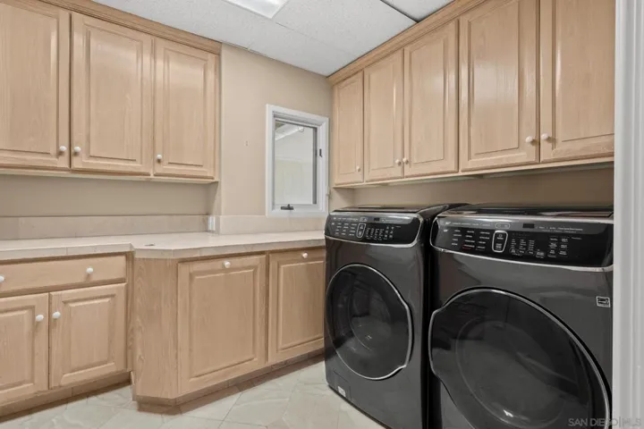 6625 Muirlands Dr, La Jolla, California 92037