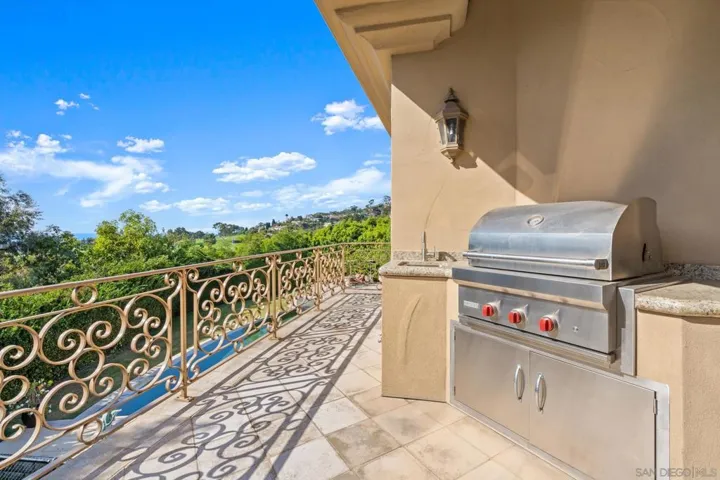 6625 Muirlands Dr, La Jolla, California 92037