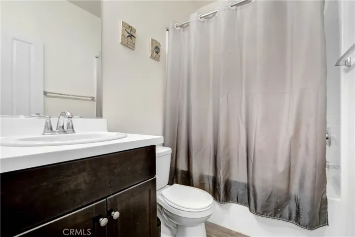 Main floor full bath