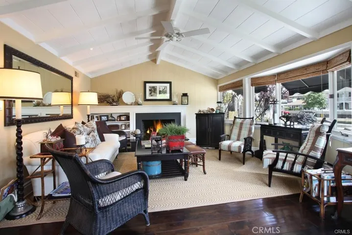 225 Grand Canal, Newport Beach, California 92662