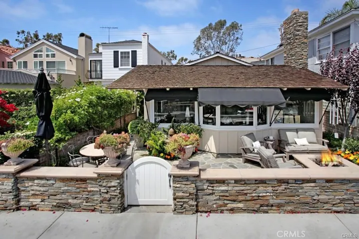 225 Grand Canal, Newport Beach, California 92662