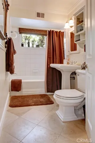 225 Grand Canal, Newport Beach, California 92662