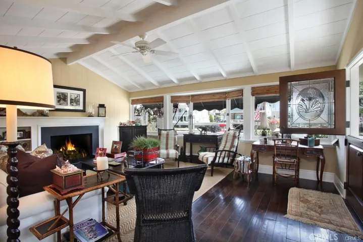 225 Grand Canal, Newport Beach, California 92662