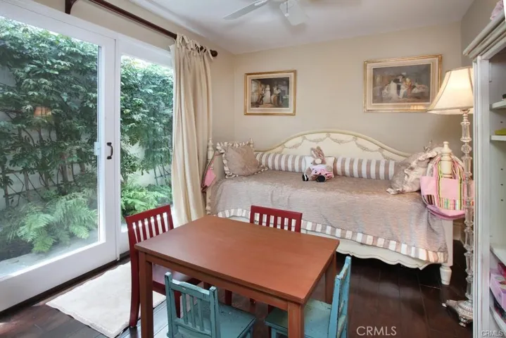 225 Grand Canal, Newport Beach, California 92662