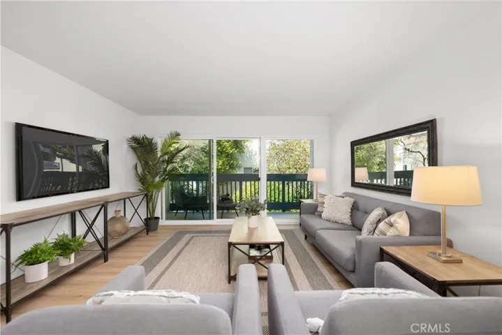 607 S Prospect Avenue 201, Redondo Beach, California 90277