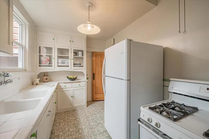 145 Irvington Street, Daly City, California 94014