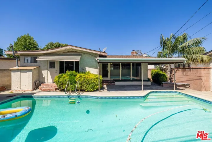 2902 Ladoga Avenue, Long Beach, California 90815