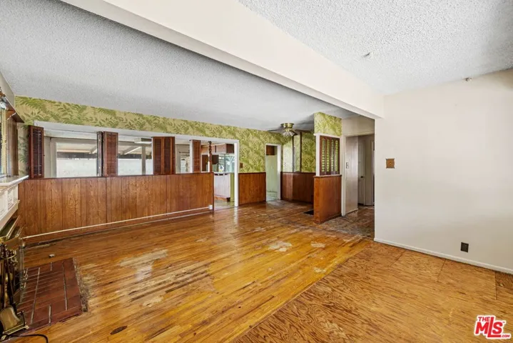 2902 Ladoga Avenue, Long Beach, California 90815