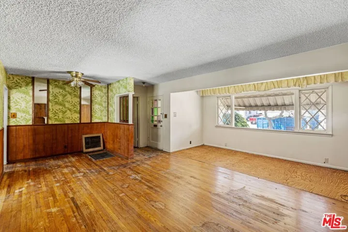 2902 Ladoga Avenue, Long Beach, California 90815