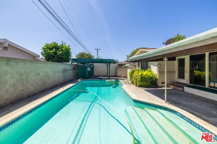 2902 Ladoga Avenue, Long Beach, California 90815