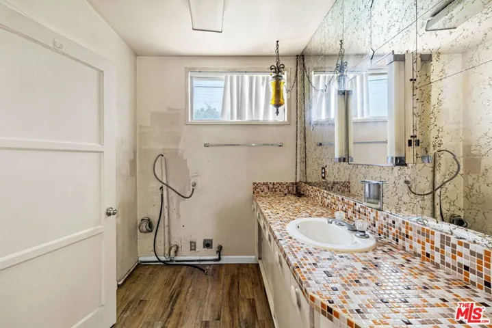 2902 Ladoga Avenue, Long Beach, California 90815