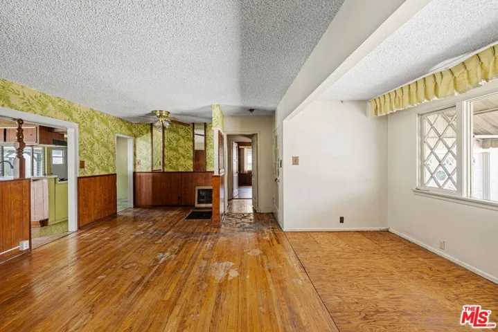 2902 Ladoga Avenue, Long Beach, California 90815
