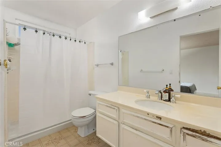 main upstairs bathroom