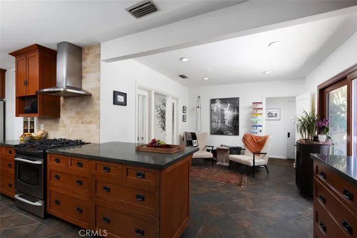 628 Corwin Avenue, Glendale, California 91206