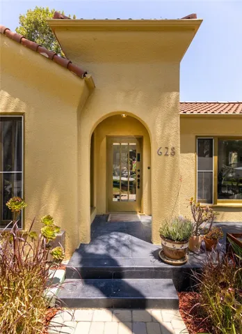 628 Corwin Avenue, Glendale, California 91206