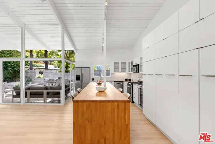 2149 Basil Lane, Los Angeles, California 90077