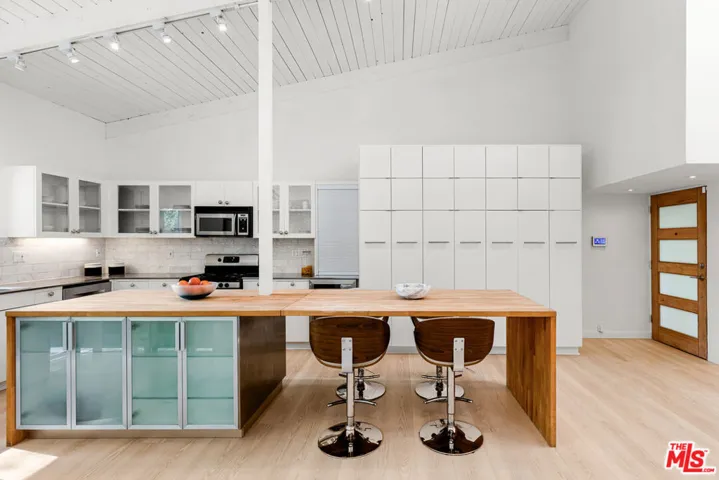 2149 Basil Lane, Los Angeles, California 90077